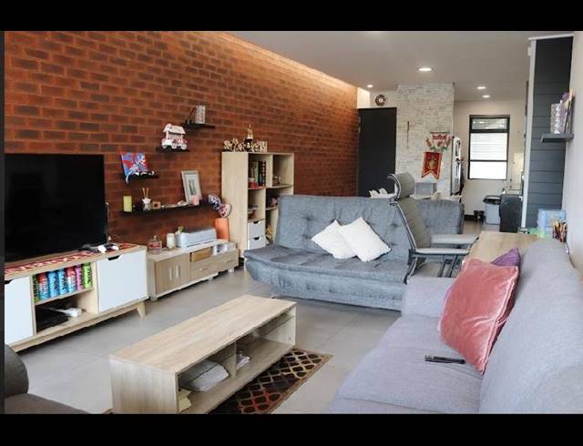 2 BEDROOM APARTMENT FOR SALE IN MENLO PARK